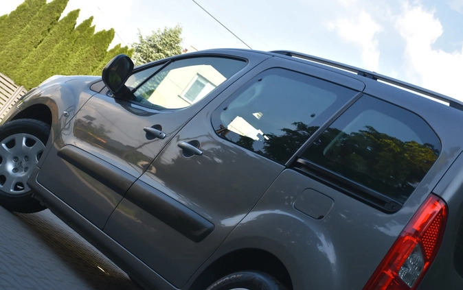 Peugeot Partner cena 25999 przebieg: 179206, rok produkcji 2011 z Darłowo małe 781